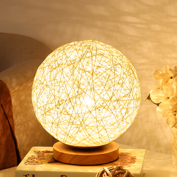 多来米田园简约テ-ブルライジ寝室のパイプラインアイデアで、暖かい実の木调光挿入电气夜灯麻球LED小テ-ブルライト黄-15 cmボタジッチ+5 watt LEDを配合します。